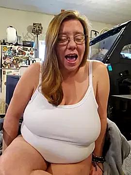 Freechat MsShelby40 on StripChat