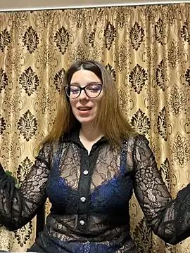 NadiraNoor on StripChat