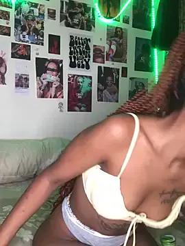 naughtybitches5 on StripChat