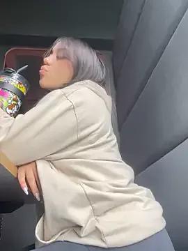 Nickiiiii on StripChat