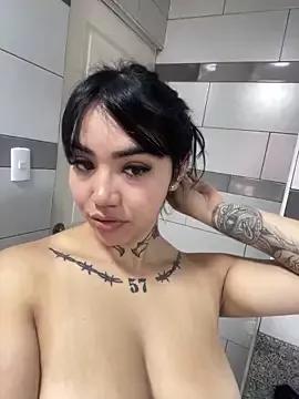 Nickiiiii on StripChat