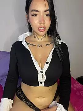 Nickiiiii on StripChat