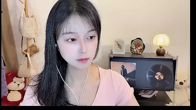 Onechestnut on StripChat