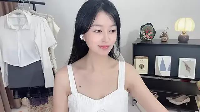 Onechestnut on StripChat