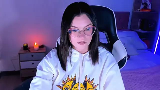 OphelianaRose33 on StripChat