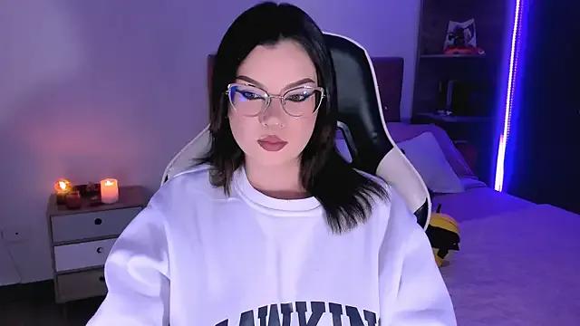 OphelianaRose33 on StripChat