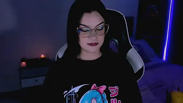 OphelianaRose33 on StripChat