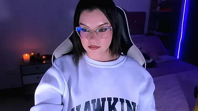 OphelianaRose33 on StripChat