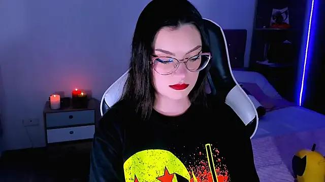 OphelianaRose33 on StripChat