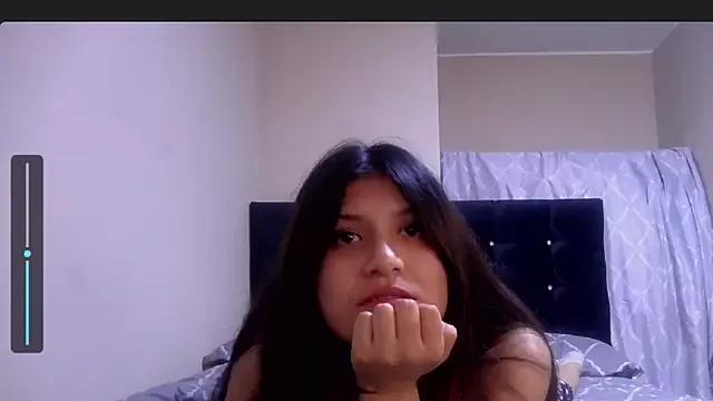 petite_paola on StripChat