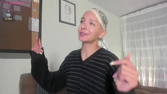 Freechat peyton_golden1 on StripChat