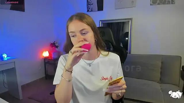 Piinkpandora on StripChat