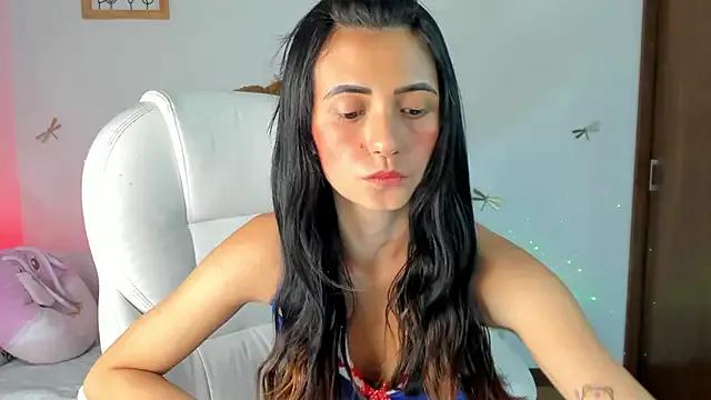 princessluna_19 on StripChat