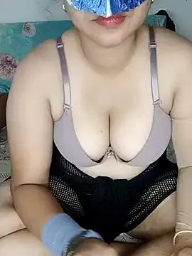 Queen_Taniya on StripChat