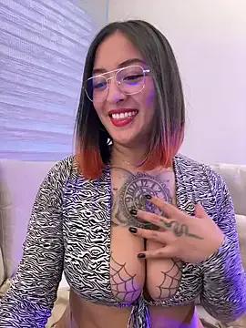 Rae_Lil_White on StripChat