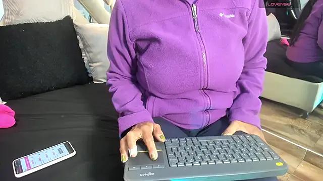 raquell_moore on StripChat