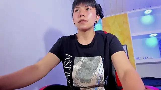 Raven_Rouge_ on StripChat