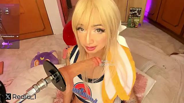 Redlu_1 on StripChat
