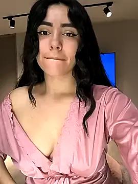 Sara-215 on StripChat