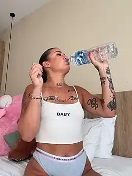 savana_heart on StripChat