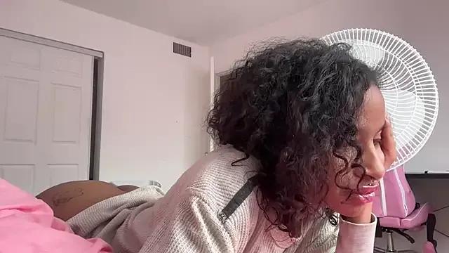 shandiloveslemonss on StripChat