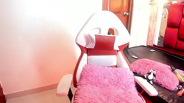 Sheilly_brown on StripChat