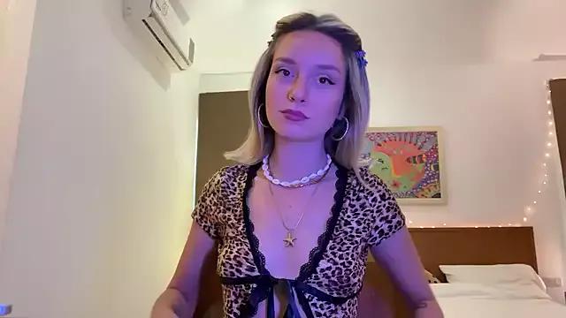 SirenaBelle on StripChat