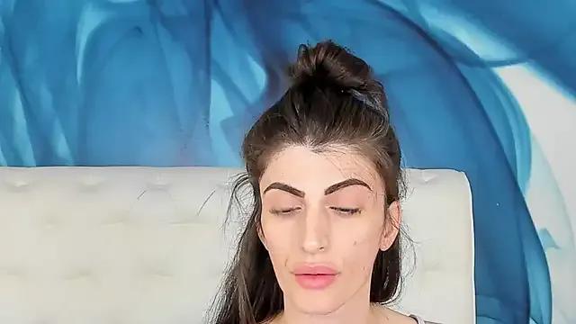 SkinnyDolly on StripChat