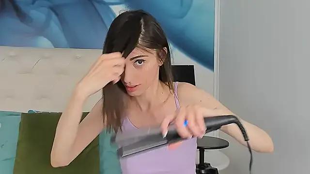 SkinnyDolly on StripChat