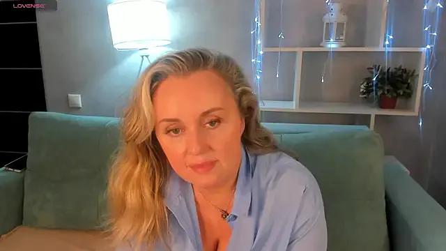 Sky_Kuper on StripChat