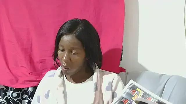 Freechat sluttylaura21 on StripChat