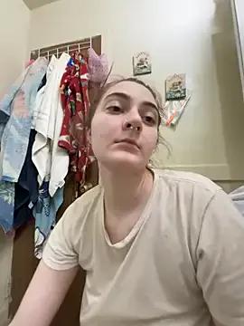 Snowbunnycake_131 on StripChat