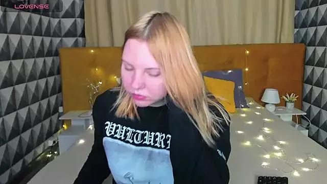 Stacy_Luv on StripChat