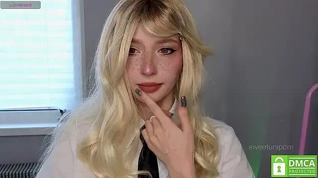 sweetuniporn on StripChat