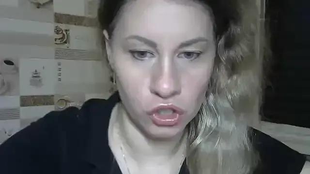 Freechat TherestlessKitty on StripChat