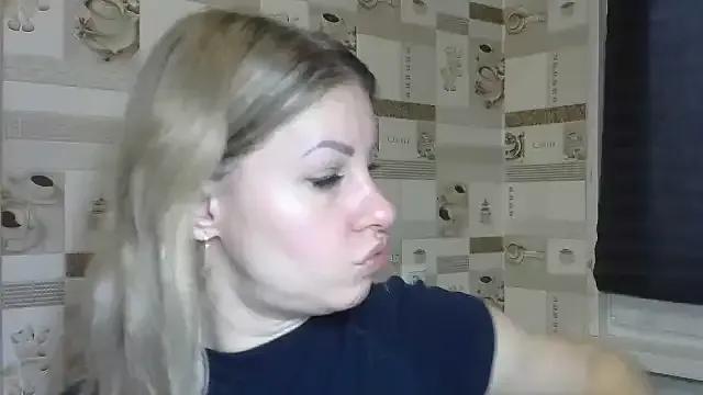 Freechat TherestlessKitty on StripChat