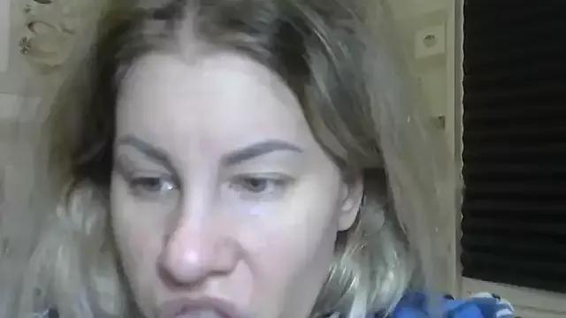 Freechat TherestlessKitty on StripChat