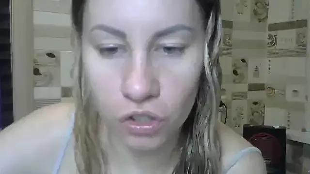 Freechat TherestlessKitty on StripChat