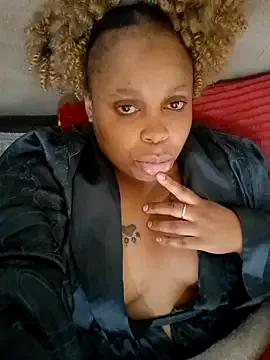 THESHORTQUEEN on StripChat