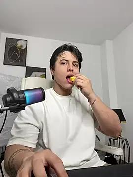 Freechat Thom_Ohtani on StripChat