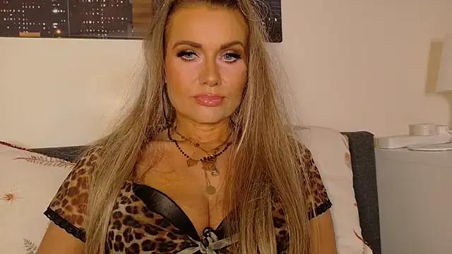 Tinkerbell822 on StripChat