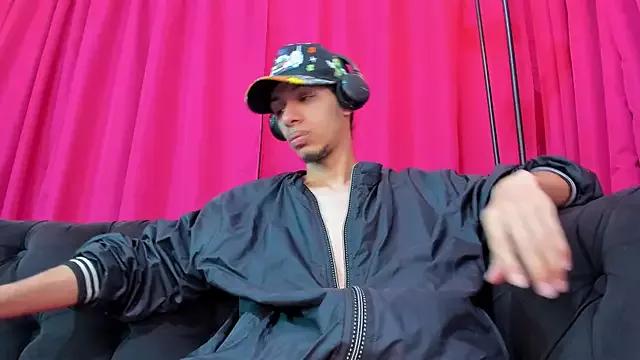 TomyMosterCock on StripChat