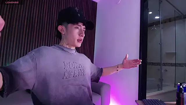 StripChat troy_rouge is Freechat troy_rouge — Soybean wax show