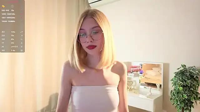 UdelaAllston on StripChat