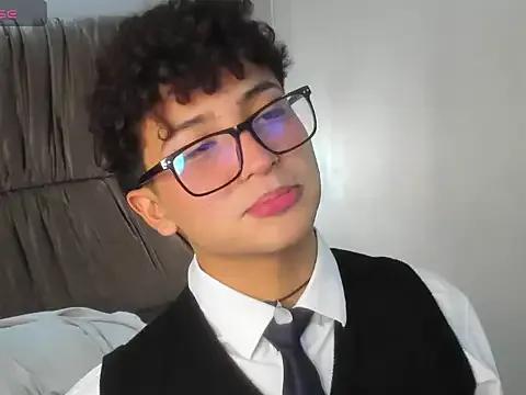 Valentin0_3 on StripChat