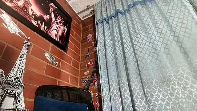 ValeriaLacrozee on StripChat