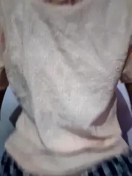 Vanee-23 on StripChat