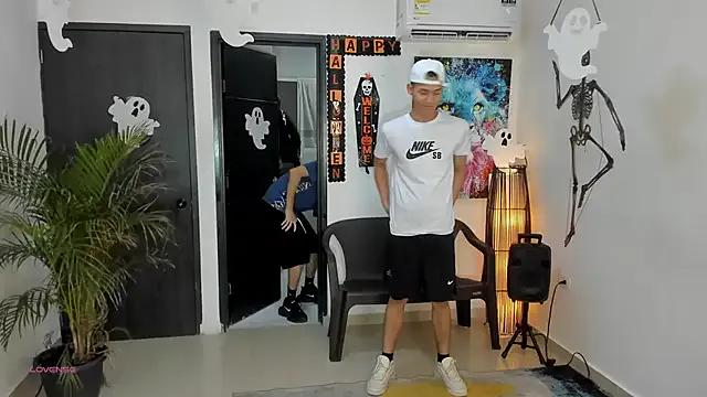 Voyeurism_guyss on StripChat