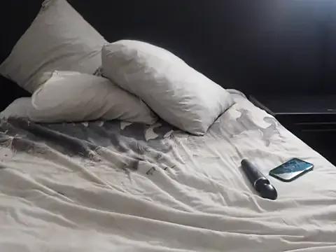 XHotJuicyBootyXX on StripChat