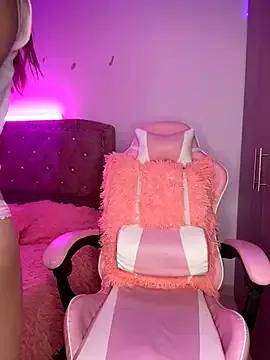 Yovng___Lau on StripChat